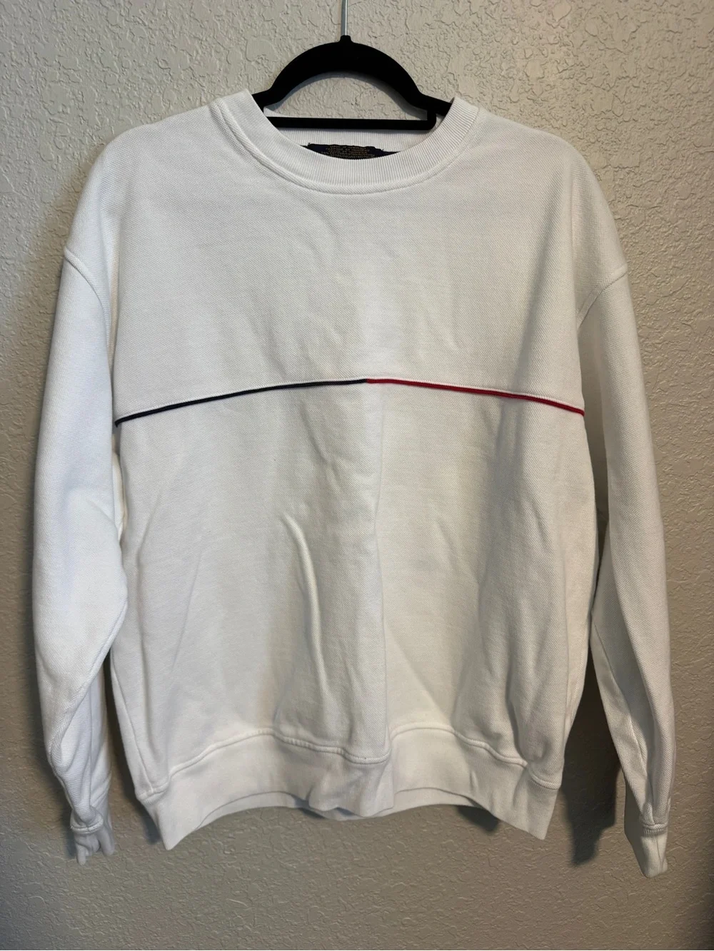 Tommy Hilfiger Golf Classic White Crewneck Sweater with Subtle Stripe
